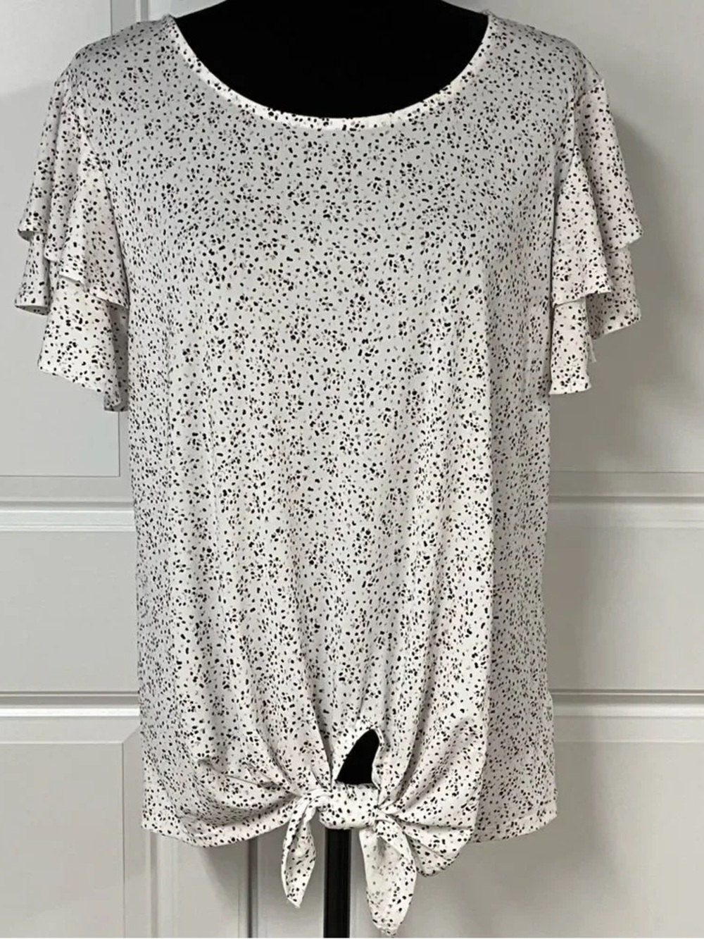 Adrianna Papell Cream Speckled Short-Sleeve Tee with Front Tie